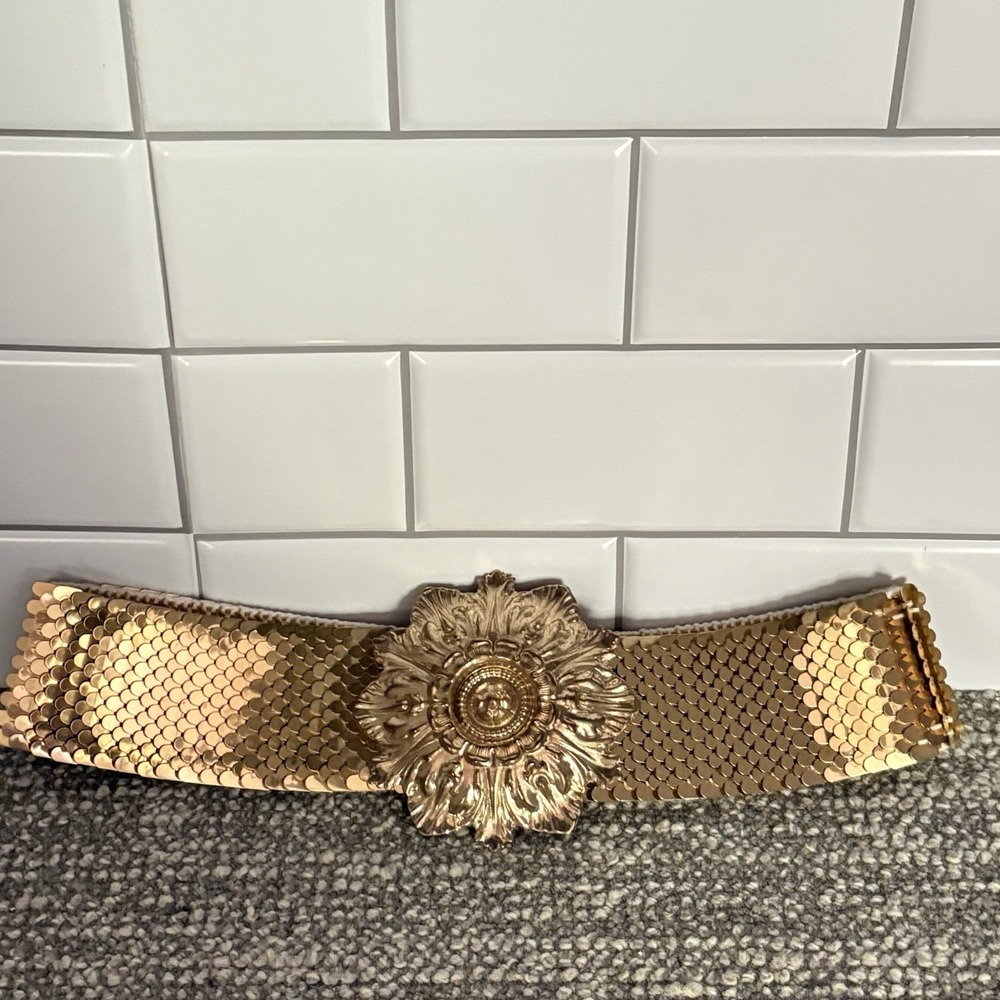 Women Belt Elastic Textured Large Golden Color Clasp Wide VTG Castle H18
